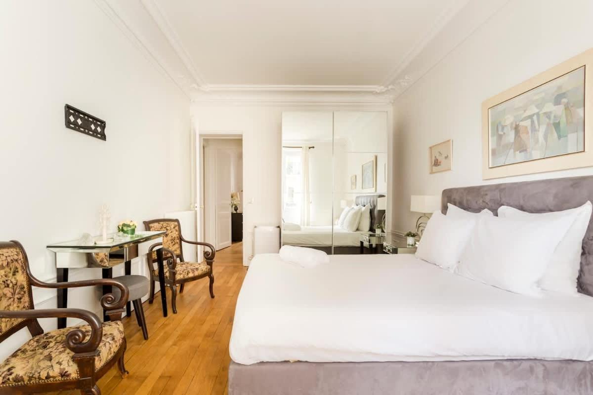 Apartment Chic Parisian Trocadero & Eiffel Tower